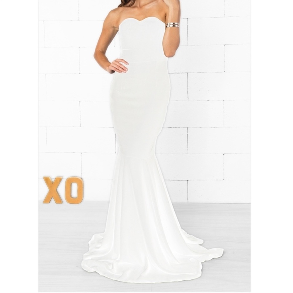 White mermaid gown dress